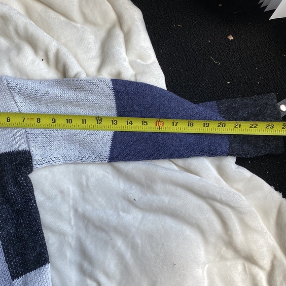 Preowned S Cardigan - Picture 5 of 11